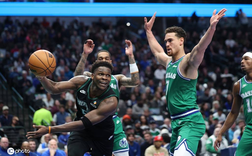 爱德华兹20分兰德尔31分 森林狼胜独行侠